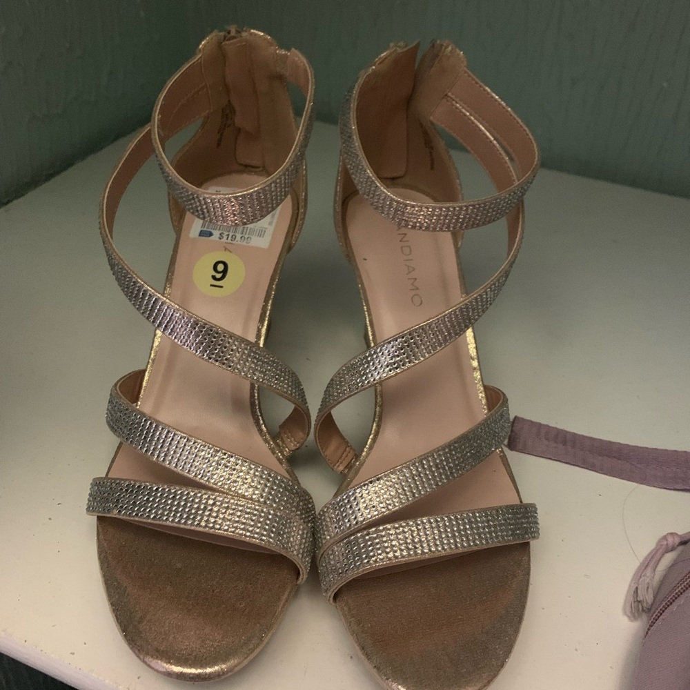 Bandolino Gold Heels Ankle Strap Open Toe